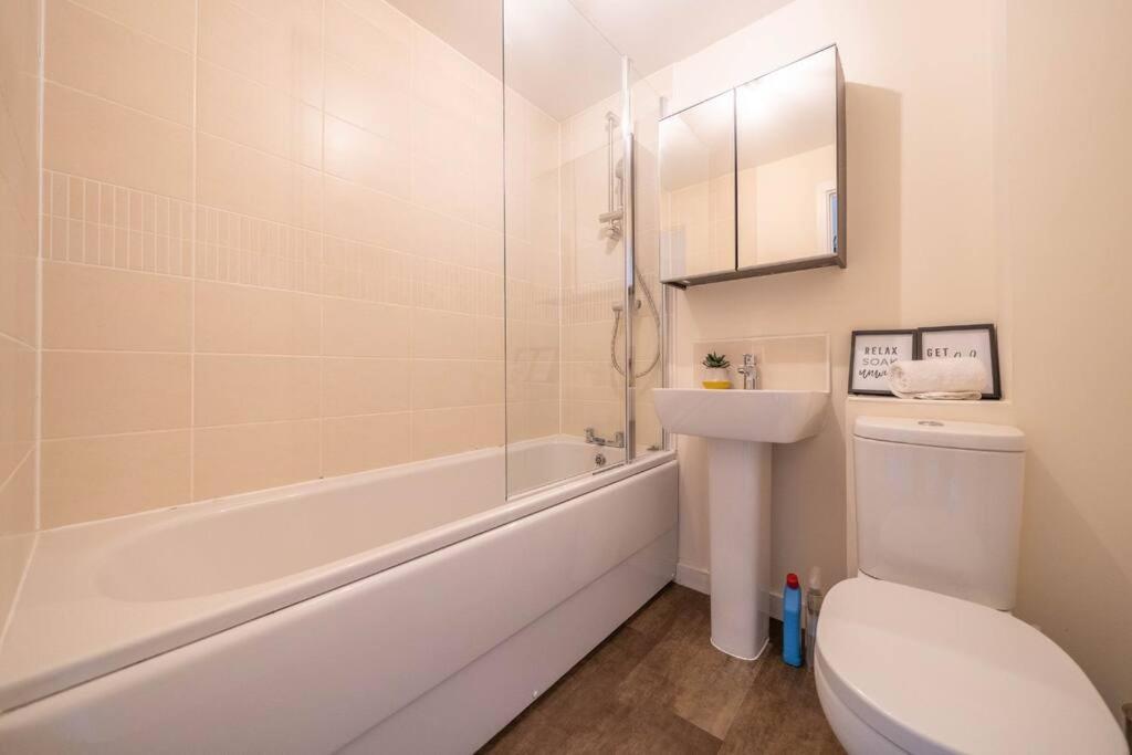 Good For Company Let 2-Bed In Coventry 2X Parking Appartement Buitenkant foto